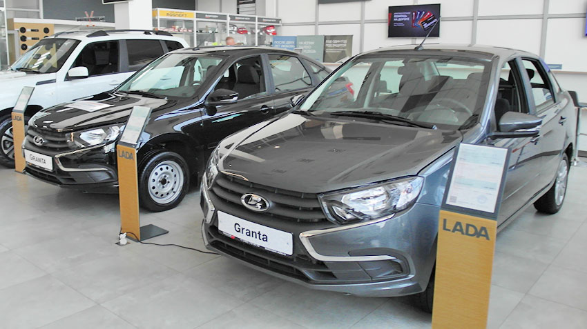 «АВТОСТАТ» определил Топ-3 моделей по всем ФО России, а также Москве и Санкт-Петербургу