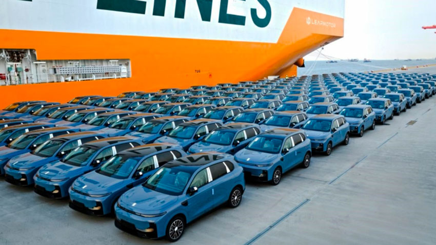 В КНР электромобили в 2025 году несколько потеснили гибриды и превысили половину рынка всех легковушек 