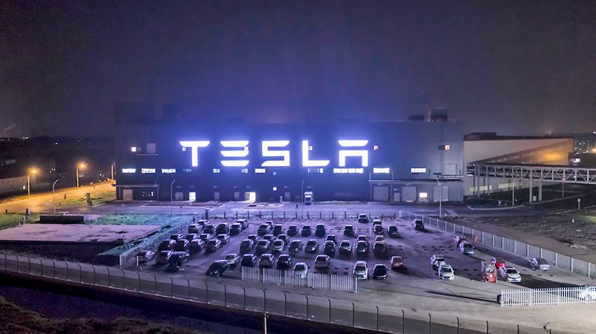 Илон Маск сказал, что китайский завод Tesla построен с космической скоростью