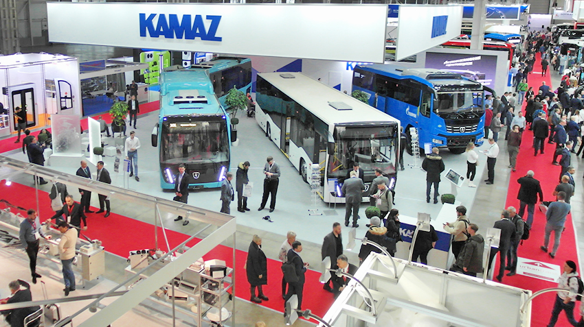 КАМАЗ показал на выставке BW Expo 2022 новую «гармошку» и «вахтовку»