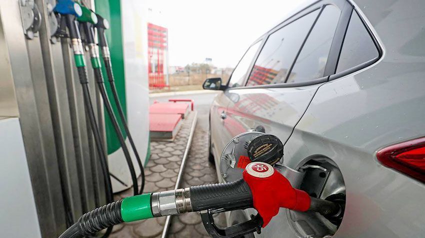 Российское правительство начнет тормозить цены на бензин с мая 2021 года