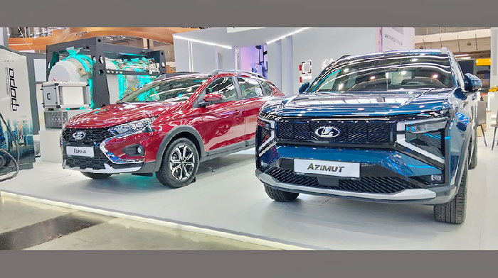 ВАЗ показал екатеринбуржцам предсерийный кроссовер LADA Azimut и серийный универсал LADA Iskra SW