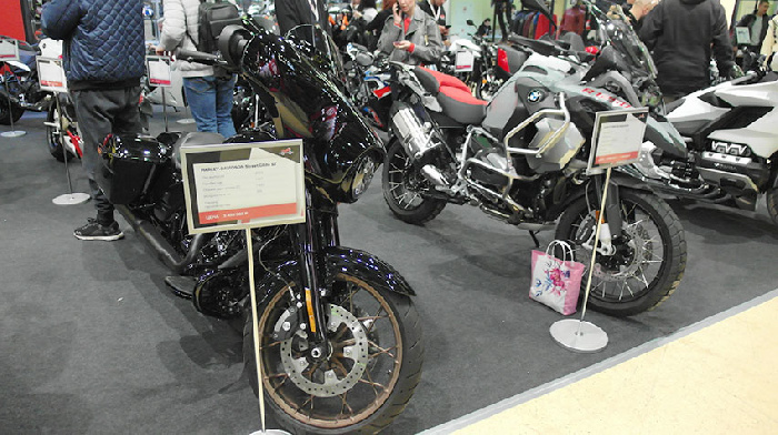 Российские байкеры продолжают ценить мотоциклы брендов BMW и Harley-Davidson