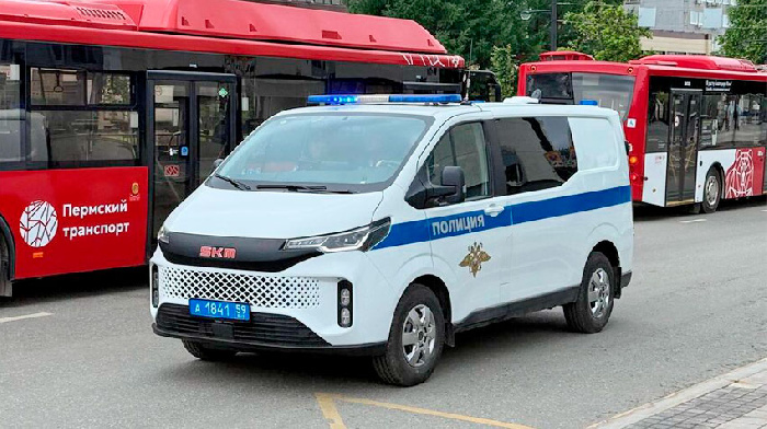 ВАЗ поставил пермскому МВД полицейский вариант предсерийного фургона-комби SKM M9