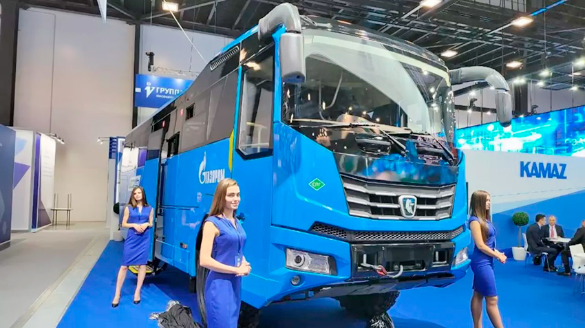 КАМАЗ показал автобус-вездеход КАМАЗ-6250 и тягач КАМАЗ-54901 на СПГ