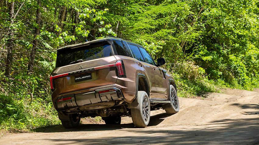 mitsubishi_pajero_cross-country99.jpg