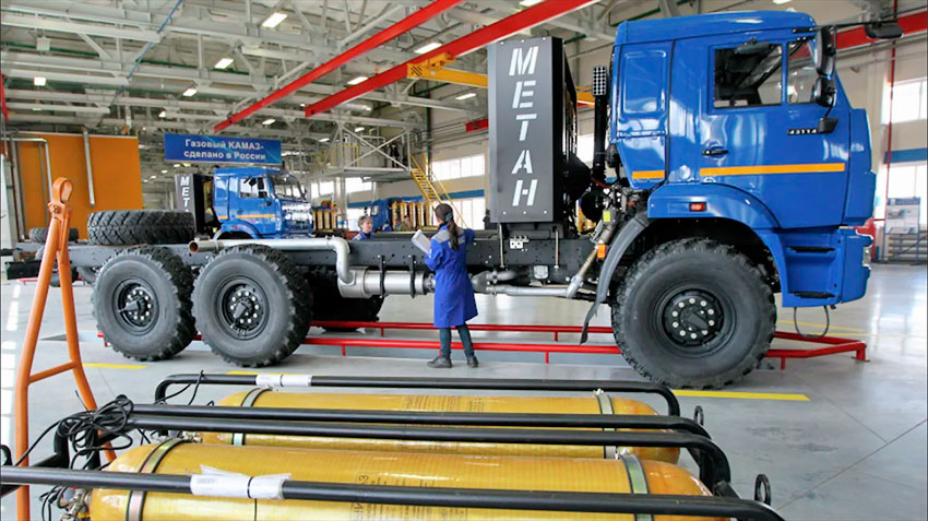 KAMAZ-43118_CNG.jpg
