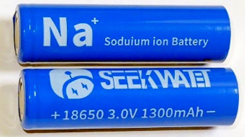 Sodium-ion_battery_(size_18650).jpg