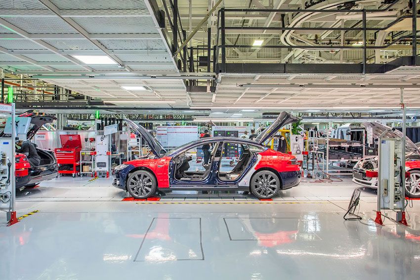 Tesla-fremont-assembly-Model-s-2.jpg