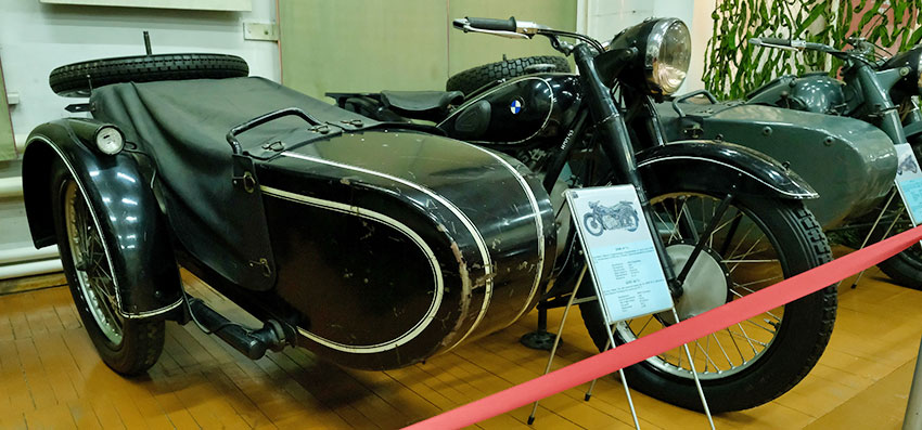 Irbit_Motorcycle_Museum_BMW_R71.jpg