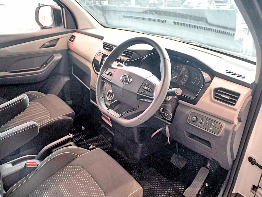 Maxus-E-Deliver-3-electric-van-interior.gif