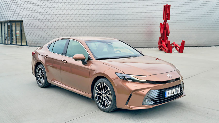 toyota_camry_hev.jpg