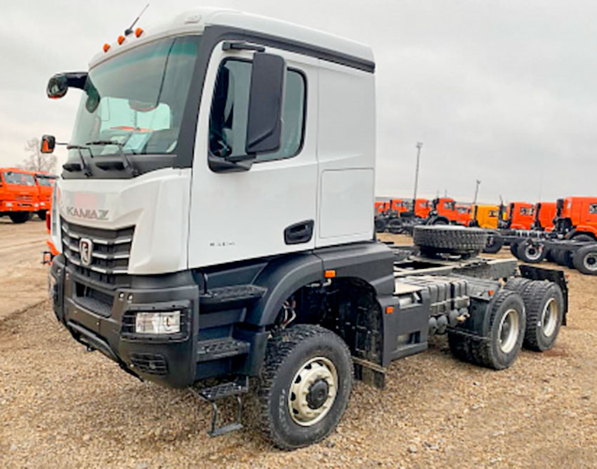 KAMAZ-65955_tractor_6x6.jpg