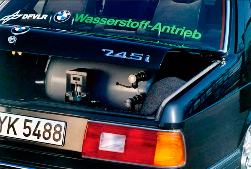 bmw_745i_wasserstoff-antrieb_tank.jpg