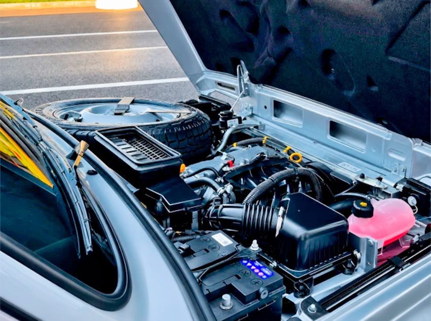 LADA_NIVA_Legend_engine.jpg