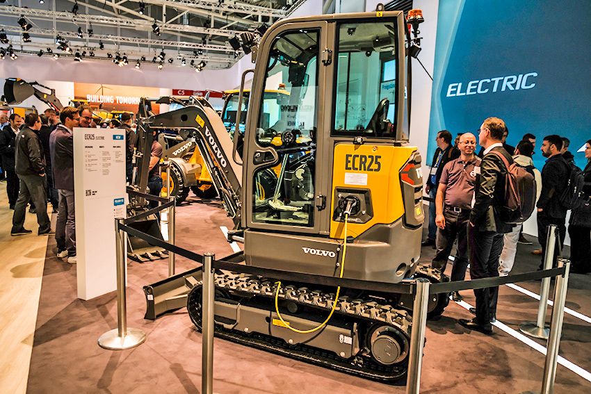 Volvo-ECR25-electric-excavator-Bauma-20190186.jpg