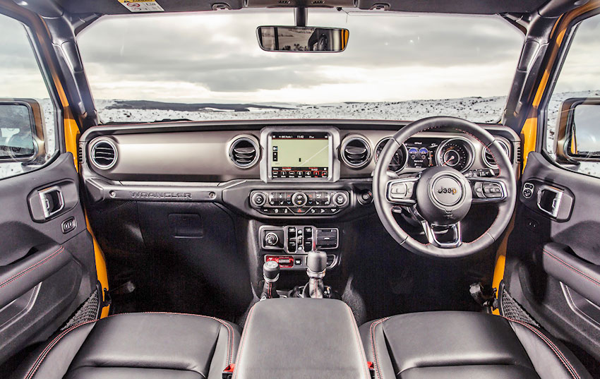 jeep-wrangler-rubicon-5-door-interior.jpg