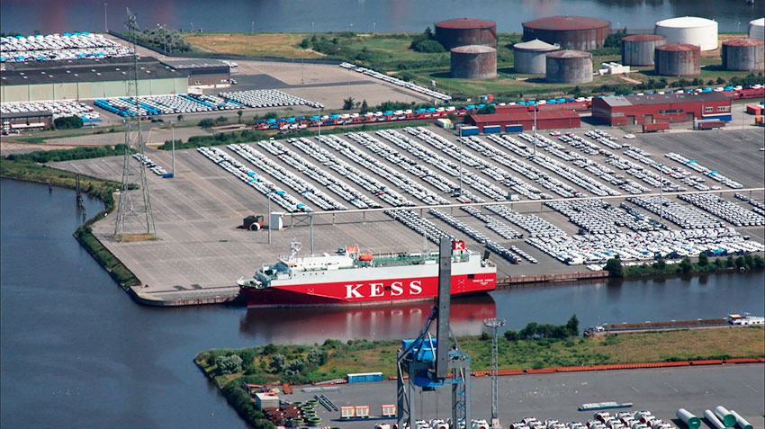 Emden_port_autoterminal.jpg