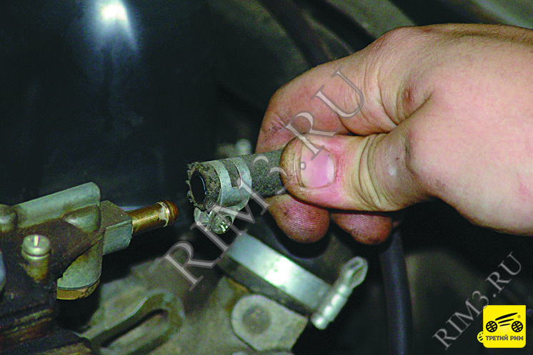 СНЯТИЕ И УСТАНОВКА КАРБЮРАТОРА ВАЗ 2107, Шаг 8