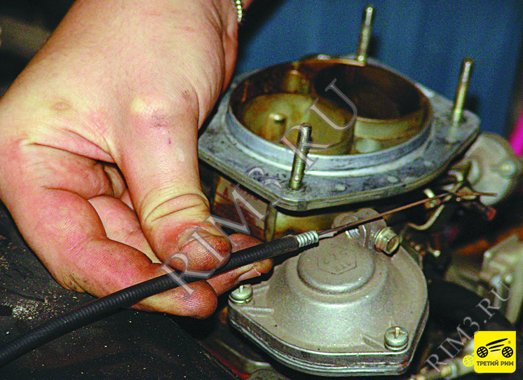 СНЯТИЕ И УСТАНОВКА КАРБЮРАТОРА ВАЗ 2107, Шаг 5