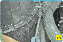 СНЯТИЕ И УСТАНОВКА ВОЗДУШНОГО ФИЛЬТРА ДВИГАТЕЛЯ УМЗ-4216, Шаг 12